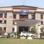 वर्षों से मैदानी जिलों में जमे सरकारी डॉक्टरों को चढ़ाया गया पहाड़, करीब 300 चिकित्सकों के तबादले, 252 नए डॉक्टरों की भी तैनाती, देहरादून से भी करीब 80 MO को भेजा गया पहाड़ !!
